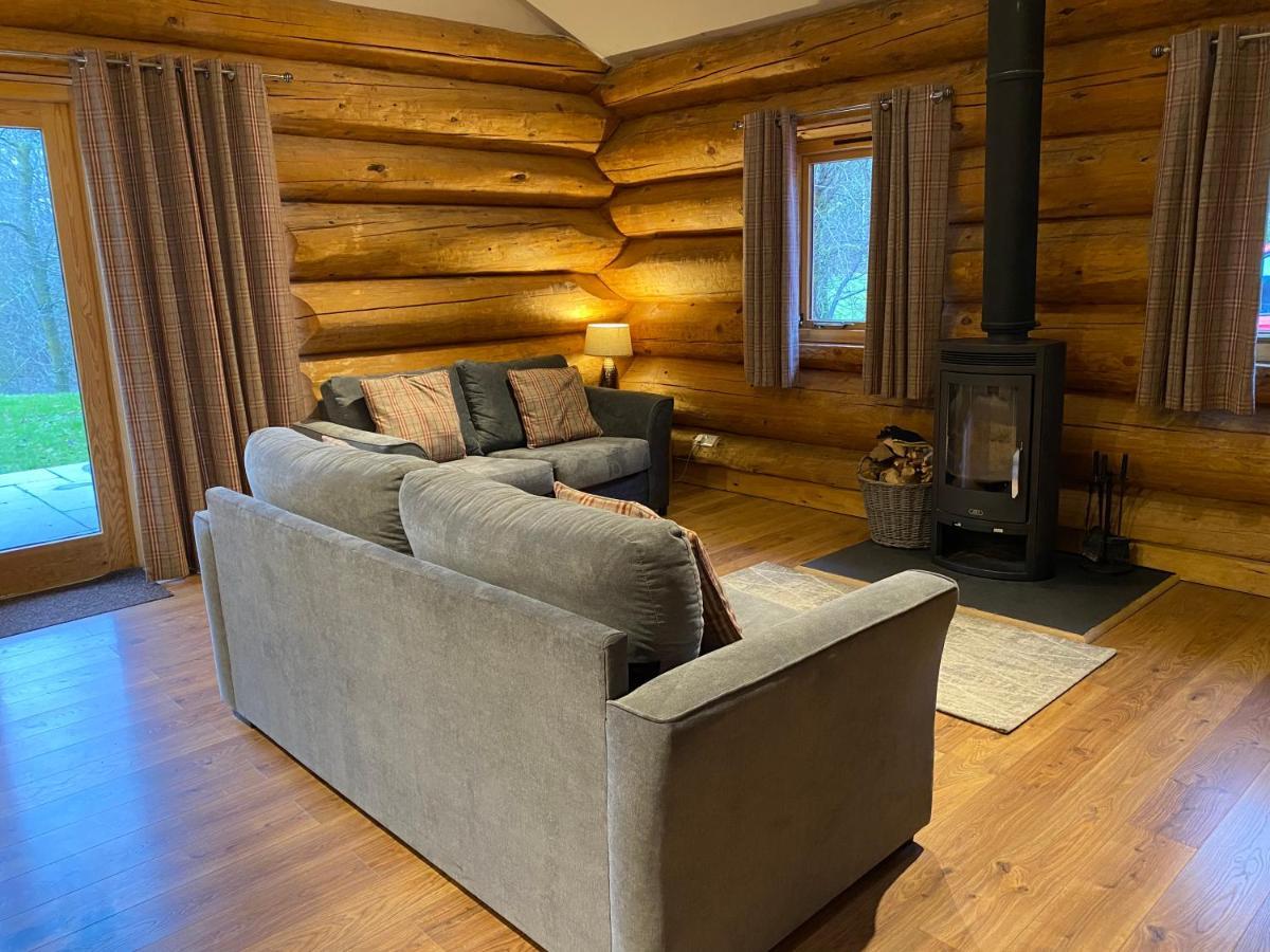 Ewes Water Log Cabins Langholm Exterior foto